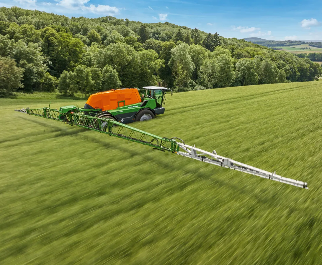 Amazone Pantera 7004 self-propelled sprayer