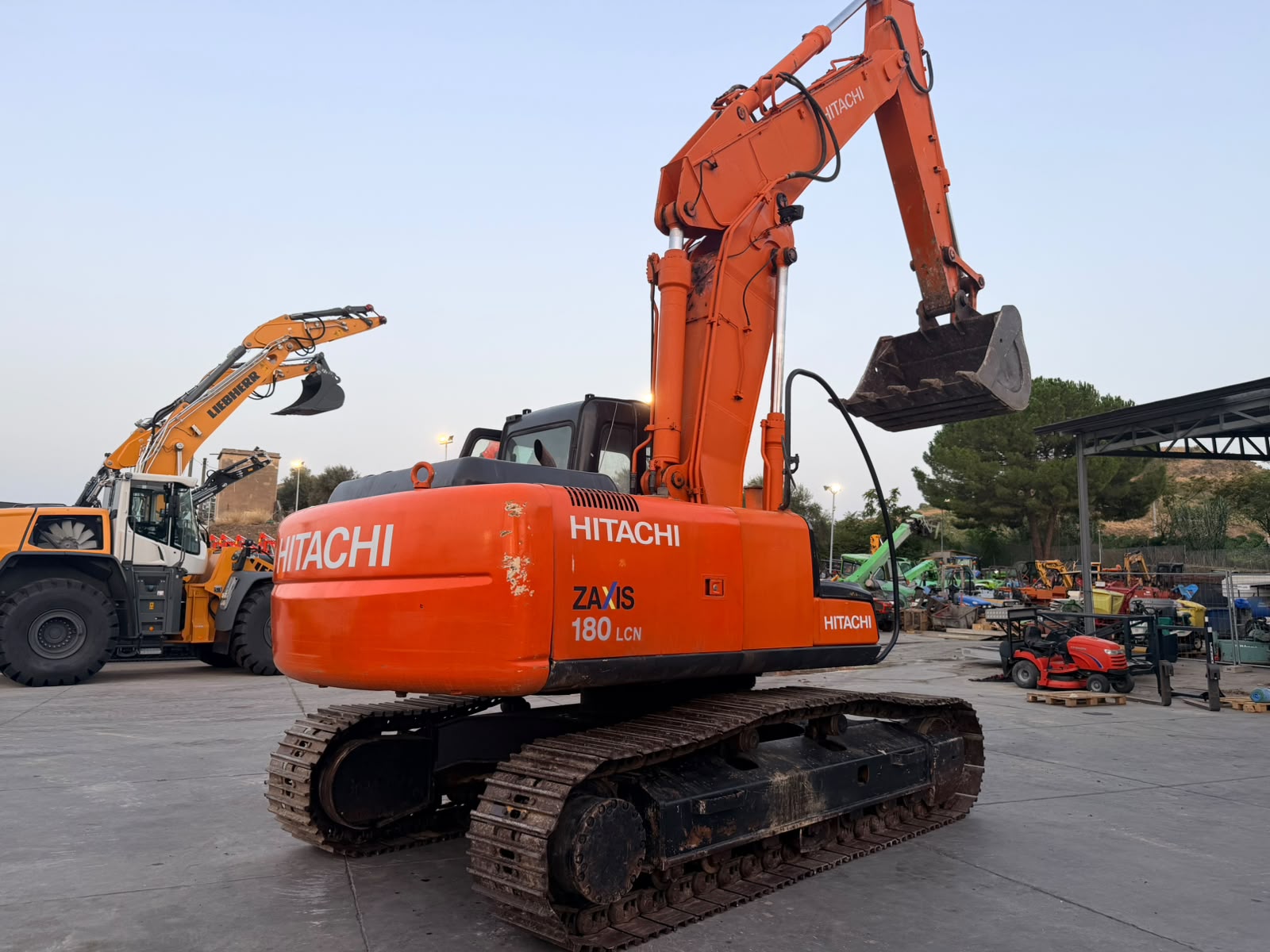 HITACHI ZAXIS 180 LCN ESCAVATORE USATO