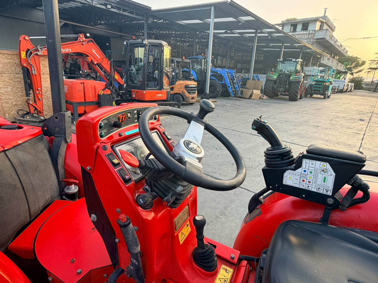 Antonio Carraro SRH 8900 TRATTORE USATO