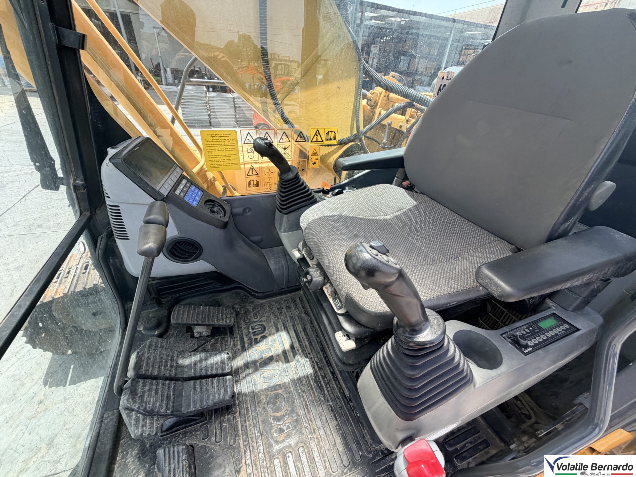 Komatsu PC210LC-8 usato in vendita – Escavatore cingolato 21 tonnellate