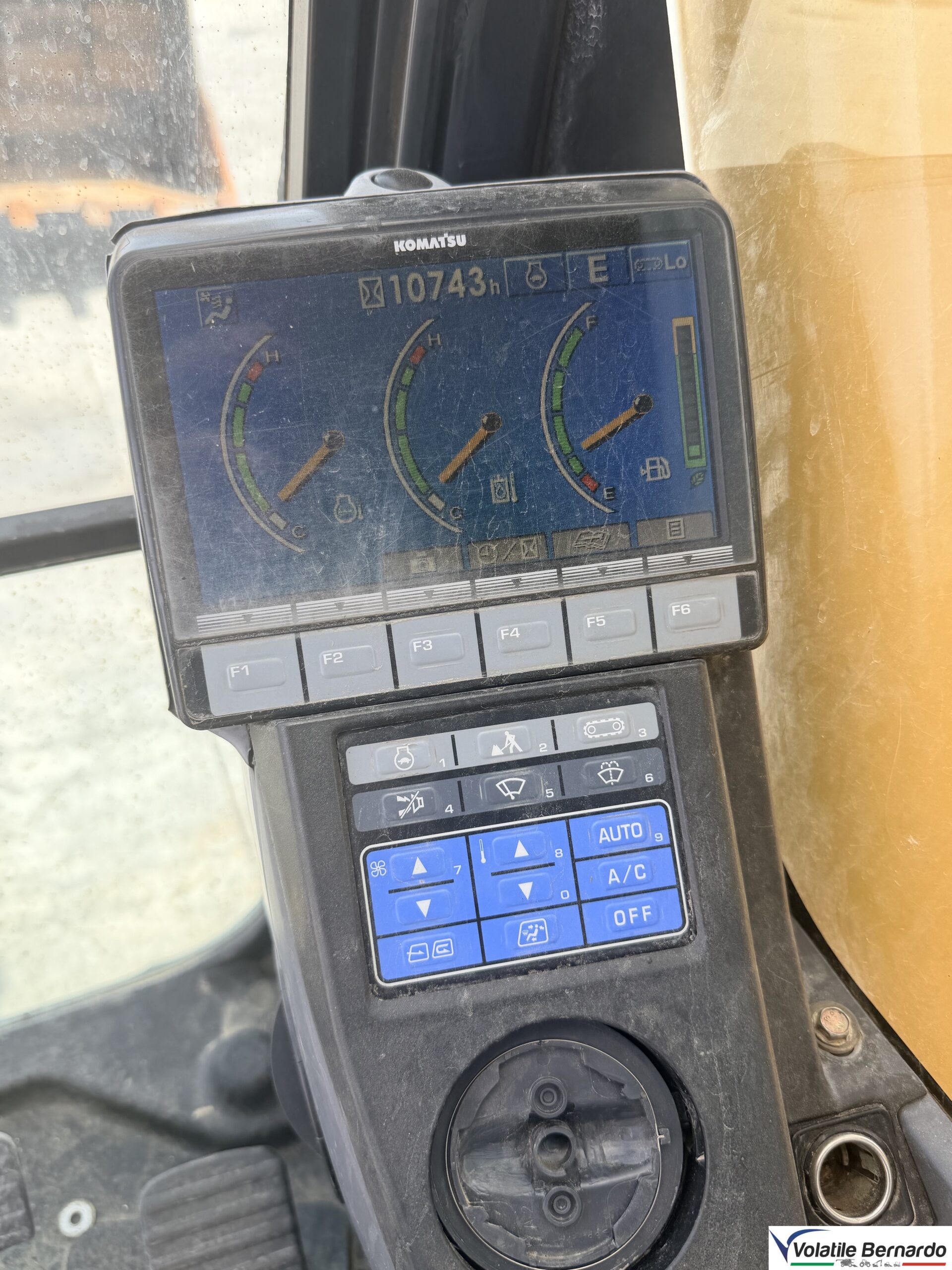 Komatsu PC210LC-8 usato in vendita – Escavatore cingolato 21 tonnellate
