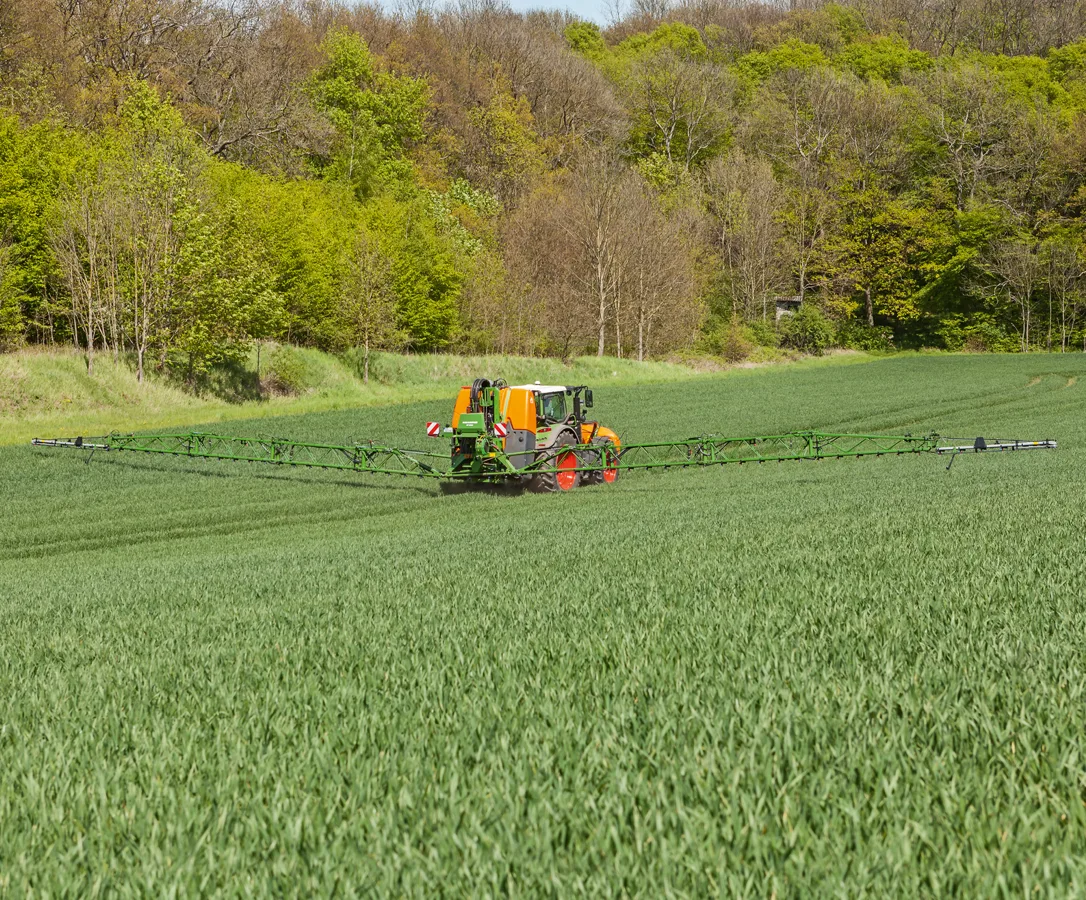 Amazone ContourControl boom guidance for UF 02 mounted sprayers