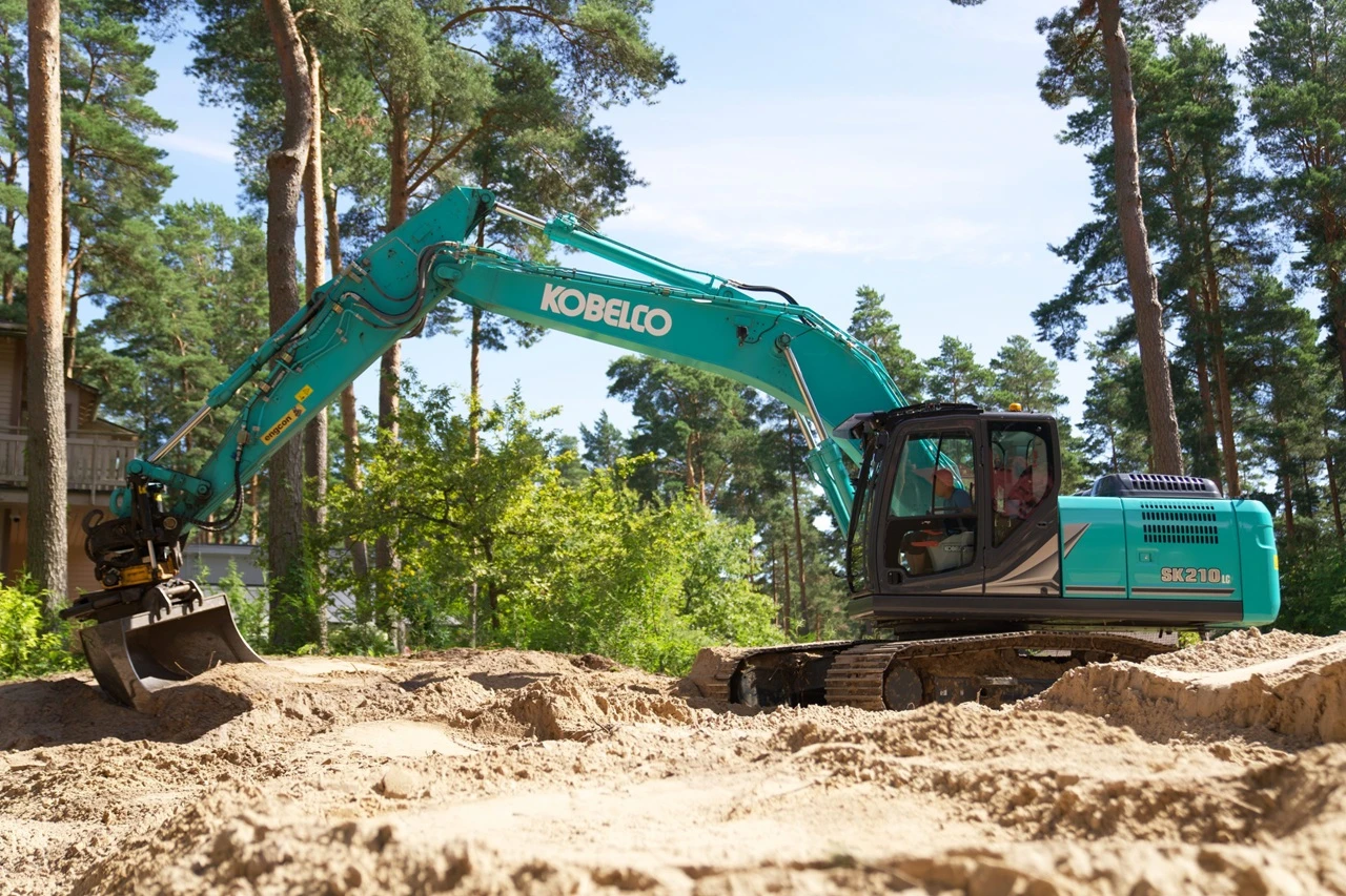 Kobelco SK210LC-11 — immagine ufficiale del modello o della gamma